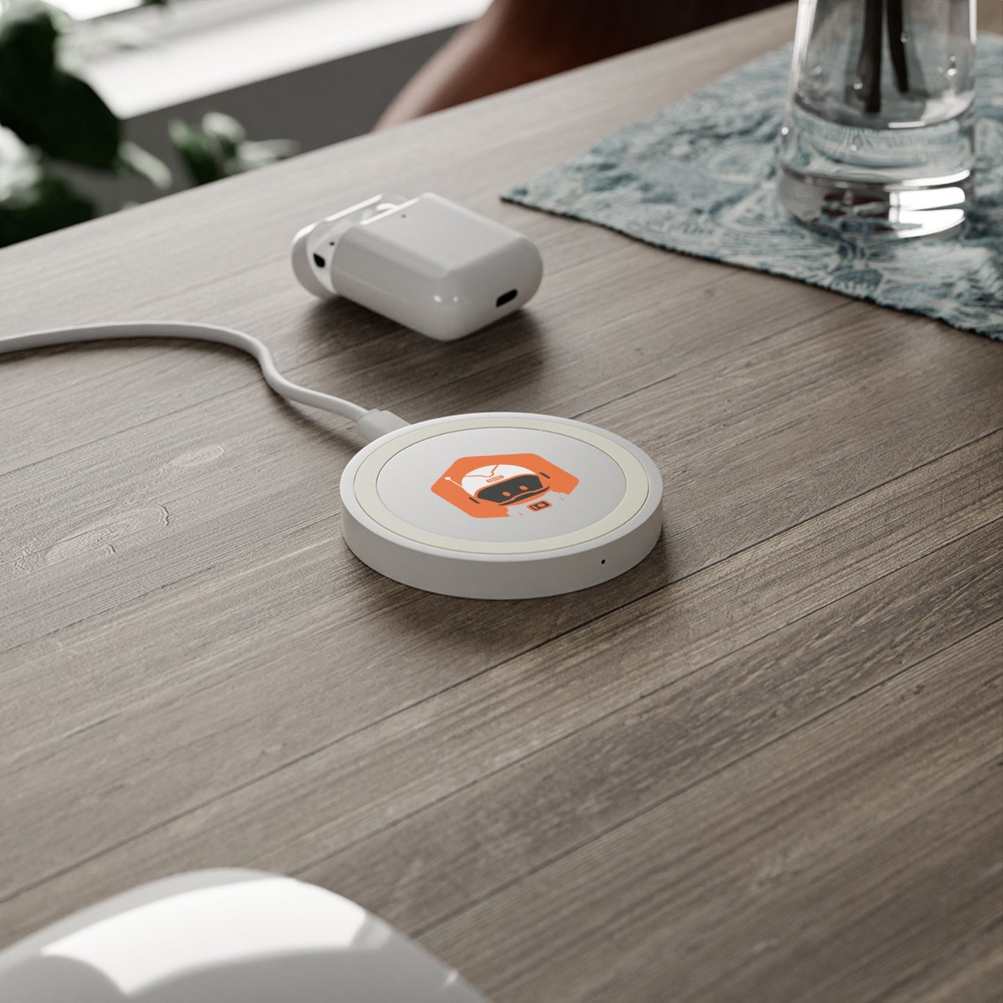 Quake Wireless Charging Pad - Futuristic Design for Tech Enthusiasts